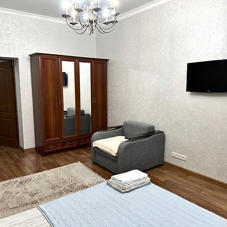 Майлина 10 Аэропорт Apartment Turksib Luaran gambar